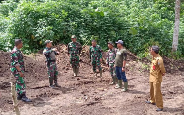 Dandim 1310/Bitung Bersama Lurah Duasudara Tinjau Lokasi Karya Bakti Tahun 2023