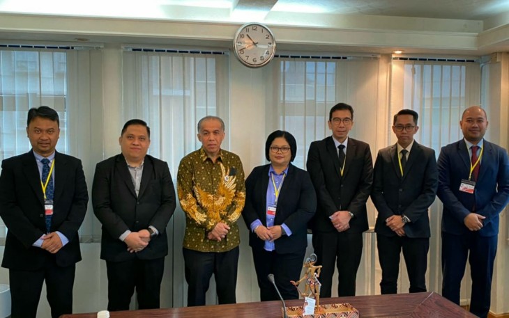 Foto bersama usai pertemuan