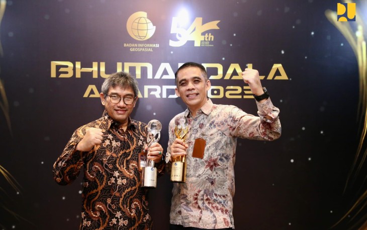 Penghargaan diterima secara langsung oleh Kepala Pusat Data dan Teknologi Informasi (Kapusdatin) Nazib Faizal dan Sekretaris Badan Pengembangan Infrastruktur Wilayah (BPIW) Benny Hermawan yang hadir mewakili Menteri PUPR Basuki Hadimuljono.