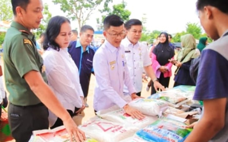 Pemerintah Kota (Pemkot) Tanjungpinang melalui Dinas Pertanian Pangan dan Perikanan (DP3) kembali menggelar gerakan pangan murah di lapangan Abdul Majid Jalan Sabang, Kampung Sidomulyo, Kecamatan Tanjungpinang Timur, Rabu (22/11/2023)
