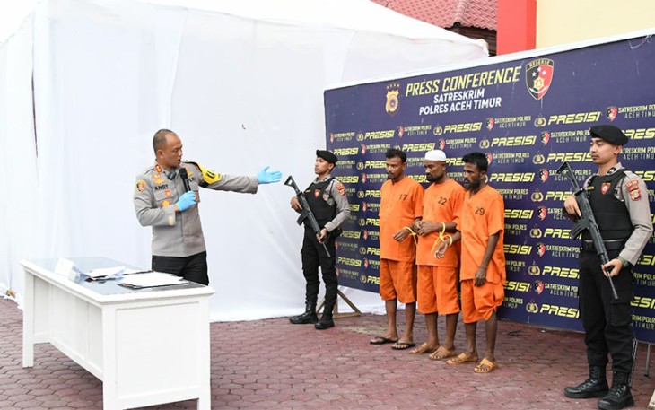 Kapolres Aceh Timur AKBP Andy Rahmansyah, S.I.K.,S.H.,M.H. dalam konfrensi dengan awak media Aceh Timur di Polres setempat, Jumat (22/12/2023) petang. 