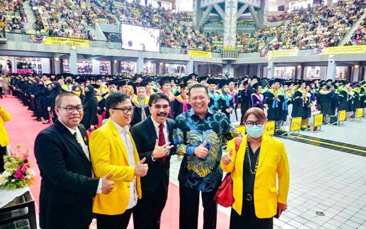 Ketua MPR RI Bamsoet saat Hadiri Wisuda Program Sarjana Universitas Indonesia, Sabtu (11/03/2023).