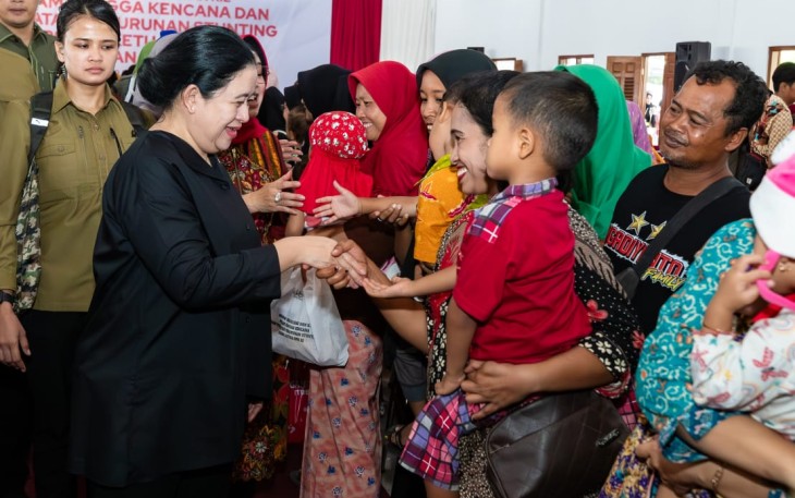 Ketua DPR RI Puan Maharani saat menghadiri roadshow percepatan penurunan stunting di Kabupaten Sukoharjo, Jawa Tengah, Minggu (3/12/2023).