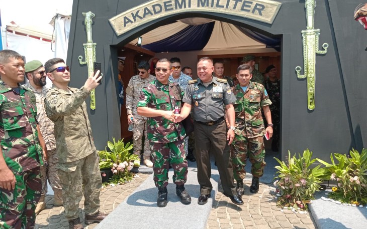 Akademi Militer Bangga Menerima Kunjungan Perwira Siswa Luar Negeri di Pameran TNI Fair 2023