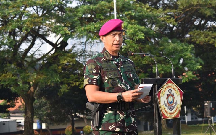 Wadan Kodikmar Kolonel Marinir Efhardian, mewakili Komandan Kodikmar Brigjen TNI Marinir Muhammad Nadir, M.Tr.Opsla, dalam Upacara Pembukaan Dikmaba bertempat di Lapangan Kesatrian Marinir Ewa Panggalila, Gunungsari, Surabaya. Senin (13/03/2023).