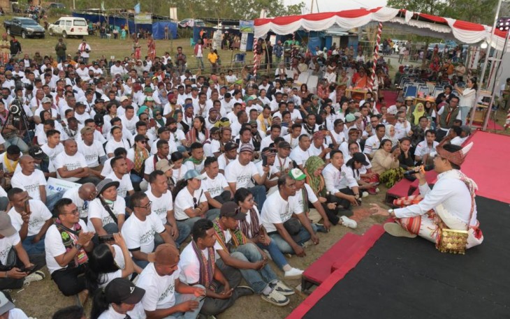 Gus Halim pada puncak peringatan Hari Bakti Pendamping Desa 2023 di Wisata Danau Fatunausus, Desa Fatukoto, Kabupaten Timor Tengah Selatan, Nusa Tenggara Timur (NTT), Jumat (6/10/2023).