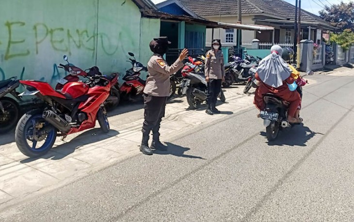 Polwan Polresta Bengkulu saat Gelar Pengamanan Simpatik Tempat Ibadah