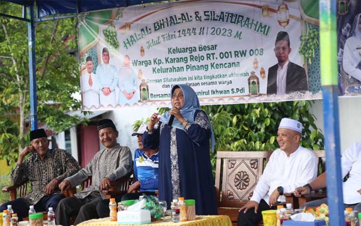 Wali Kota Tanjungpinang, Hj. Rahma, S.IP., M.M., hadir sekaligus bersilaturahmi, di Kampung Karang Rejo, Kelurahan Pinang Kencana, Minggu (7/5).