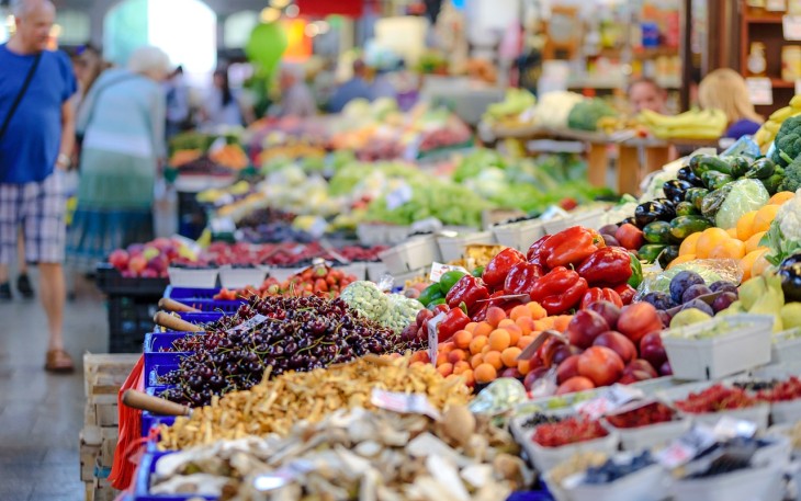 Keberagaman bahan pangan di pasar tradisional (Foto: Pixabay) 
