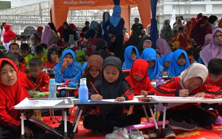 9 Ribu Peserta Lomba Mewarnai Padati Kota Merah Putih