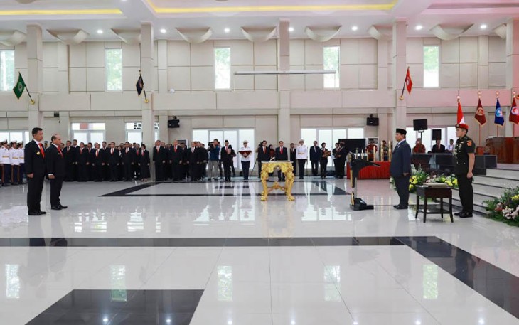 Menhan Prabowo saat Resmi Lantik Mayjen TNI Jonni Mahroza Sebagai Rektor Unhan RI
