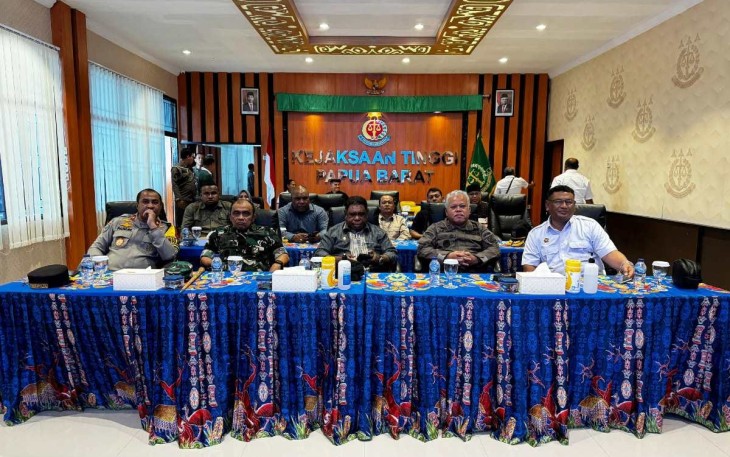 Forkopimda Papua Barat Tinjau Hasil Sementara Quick Count Manokwari Papua Barat 