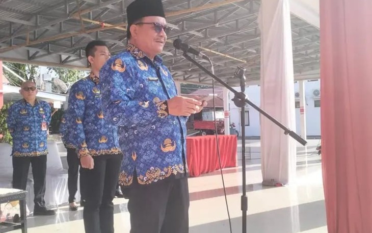 Wali Kota Bitung Maurits Mantiri saat pimpin Apel Perdana 2024