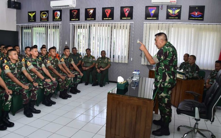 Gubernur Akademi Militer Tinjau Latihan OJT Taruna Tk IV/Sermatutar TP 2023/2024