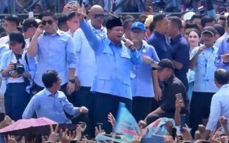 Prabowo Subianto calon presiden no urut 2 saat orasi di stadion GBK Senayan Jakarta, Sabtu (10/2)