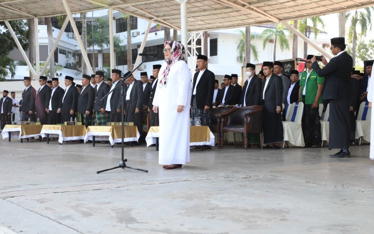Plt Gubernur Kepulauan Riau Hj. Marlin Agustina Pimpin Apel Hari Santri Nasional 