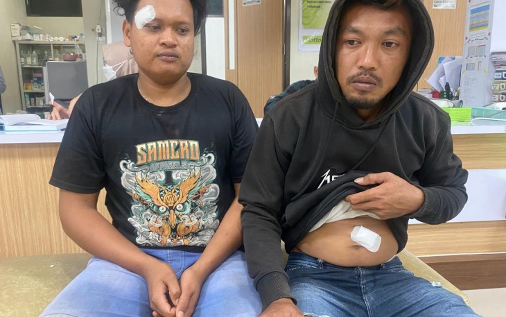 Warga Dukuh Kembang Desa Jurangjero kecamatan Bogorejo kabupaten Blora yang mengalami luka saat mendapat perawatan di RS PKU Blora