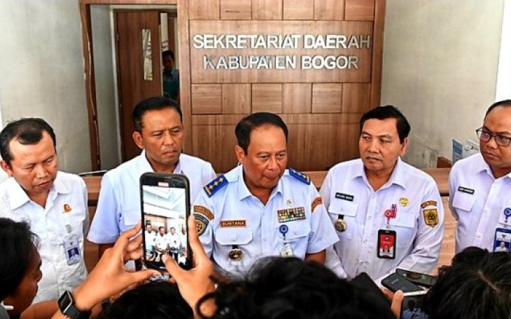 Wamenhub Suntana memberikan keterangan pers di Bogor, Rabu (20/11)