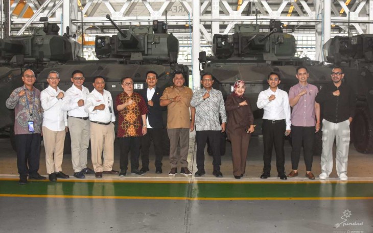 Komisi III DPR RI mengunjungi PT Pindad, Bandung, Kamis (21/11)