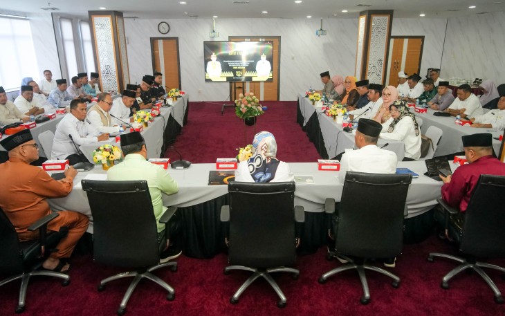 Plt Gubernur Kepri Marlin Agustina Pimpin Rapat Perdana Bersama Kepala OPD