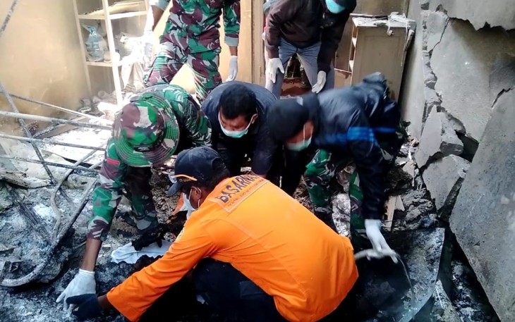 TNI Siaga Bantu Korban Erupsi Gunung Lewotobi Laki-Laki di Flores Timur