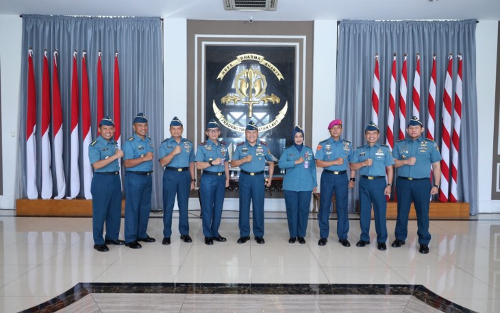 Laksda TNI Supardi, Gubernur Akademi TNI Angkatan Laut (AAL), memimpin acara serah terima jabatan (Sertijab) Direktorat Perencanaan dan Pengembangan (Dirrenbang) AAL, Kepala Operasi Pengajaran (Kaopsjar) AAL, dan Kepala Departemen Tenaga Pendidik (Kadepgadik) AAL. Acara tersebut dilangsungkan di Gedung R. Soebijakto, Mako AAL Bumimoro, Surabaya, Kamis (11/1)