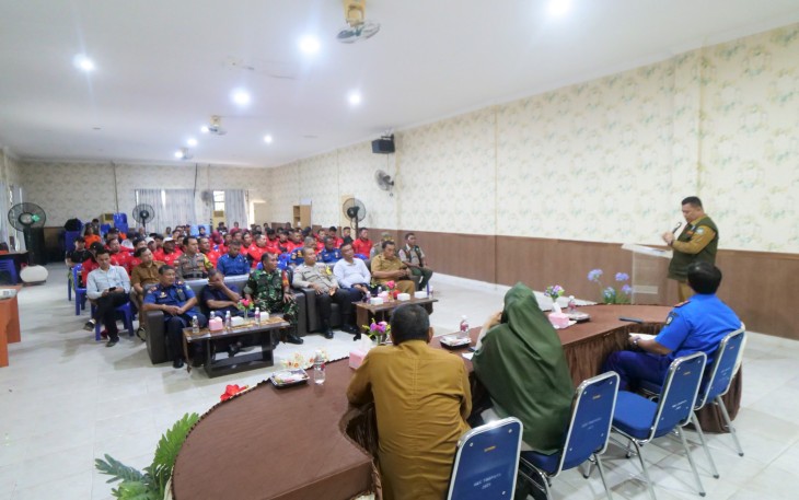 Kegiatan Pembentukan dan Pembinaan Relawan Pemadaman Kebakaran (Redkar) Kabupaten Bintan Tahun Anggaran 2024, Senin (27/05) di Aula Kantor Kecamatan Toapaya.