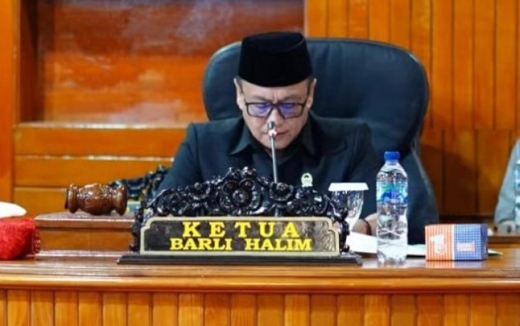 Ketua DPRD BS Barli Halim, SE