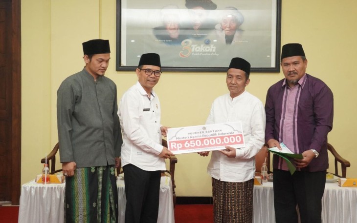 Kemenag Salurkan Bantuan Rp 650 Juta