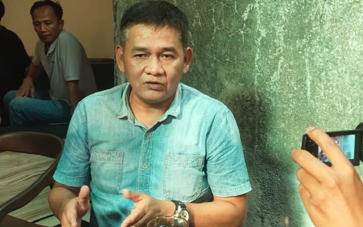 Direktur Utama PUDAM Tirta Lawu Karanganyar, Prihanto, saat memberikan keterangan kepada wartawan, Sabtu (7/9/2024).