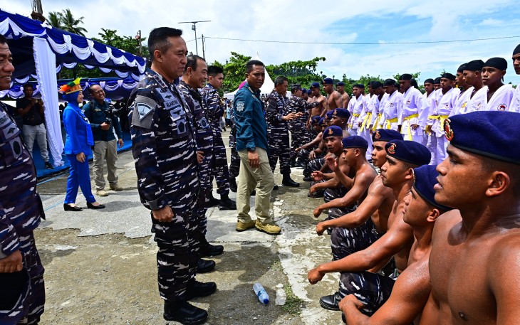 Dankodiklatal Hadiri Gelar Karya Bakti TNI AL di Raja Ampat