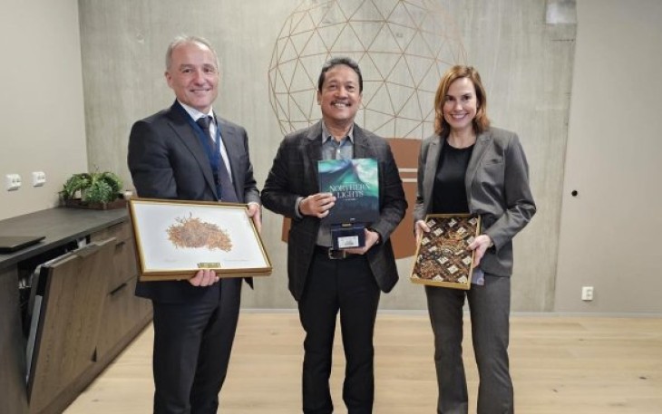 Menteri Kelautan dan Perikanan Sakti Wahyu Trenggono saat mengunjungi Satelit Station-Kongsberg Satellite Service (KSAT) di Tromso Norwegia.