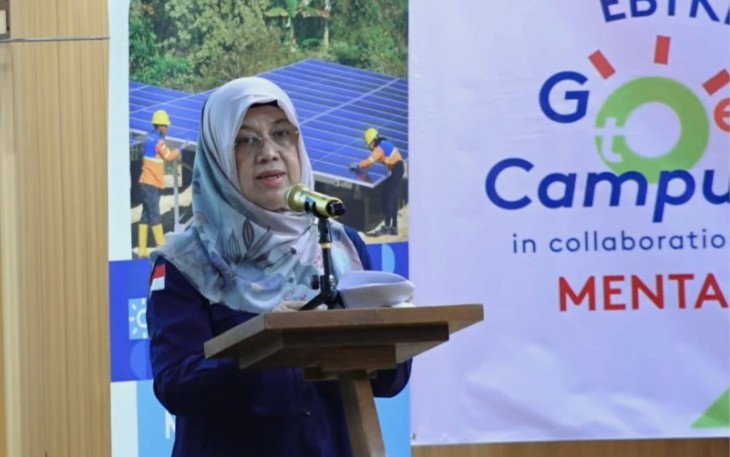 Direktur Aneka Energi Baru dan Terbarukan Direktorat Jenderal EBTKE Andriah Febby Misna saat memberikan sambutan.