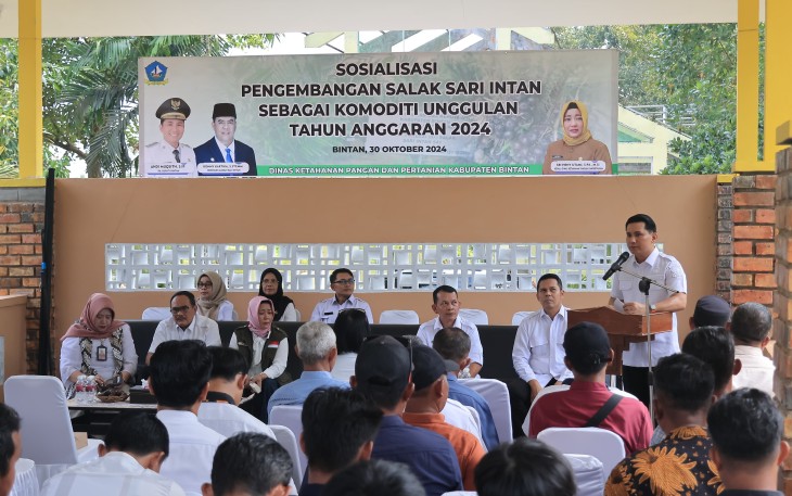 Plt Bupati Bintan Buka Sosialisasi Pengembangan Salak Sari Intan