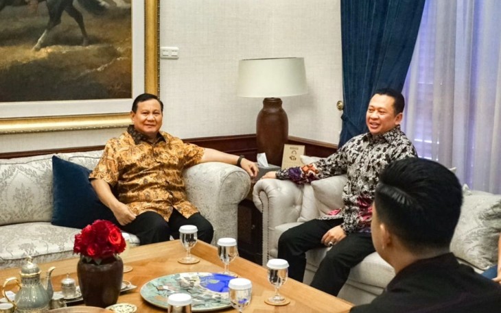 Wakil Ketua Umum Partai Golkar Bamsoet saat bersama Menhan Prabowo di Jakarta, Rabu (28/2/24).
