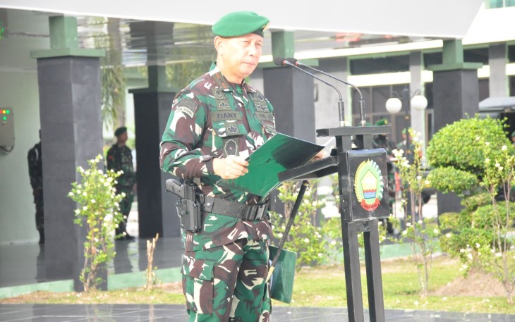 Brigjen TNI Dany Rakca Pimpin Langsung Upacara 17an