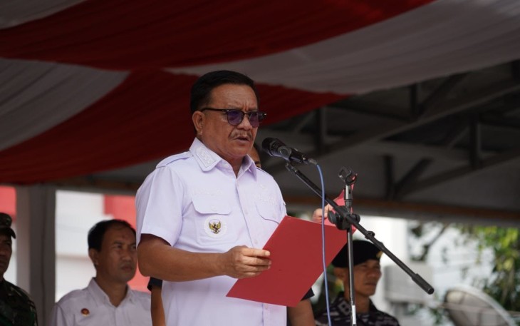 Wali Kota Bitung Maurits Mantiri saat membacakan amanatnya
