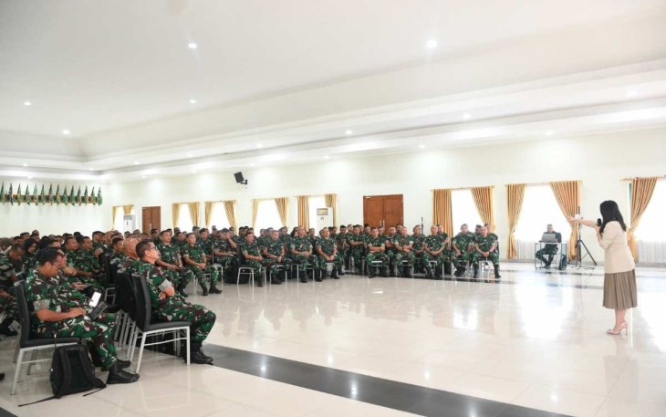 Bimtek 'Public Speaking'