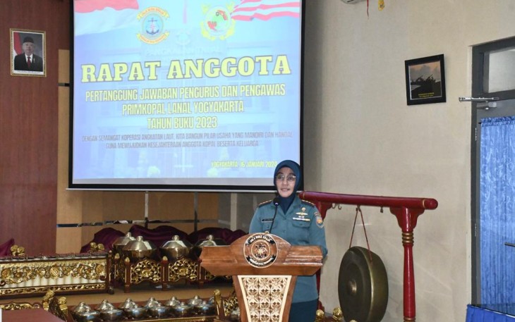 Primer Koperasi Angkatan Laut Lanal Yogyakarta menggelar RAT (Rapat Anggota Tahunan) Tahun Buku 2023 , dengan Tema “Dengan Semangat Koperasi Angkatan Laut, Kita Bangun Pilar Usaha Yang Mandiri Dan Handal Guna Mewujudkan Kesejahteraan Anggota Kopal Beserta Keluarga" di Aula  Mako Lanal Yogyakarta, Selasa (16/01/2024)