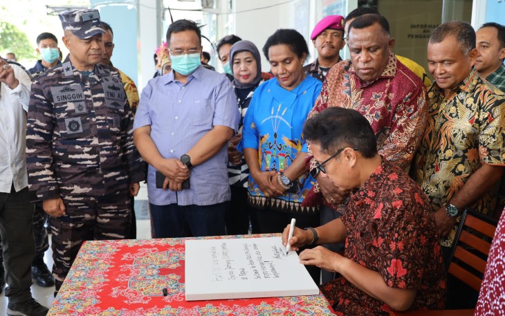 Kepala Staf Koarmada III Dampingi Menteri Kesehatan RI Tinjau Hasil Operasi Perdana Bedah Jantung di RSUD dr JP Wanane Sorong