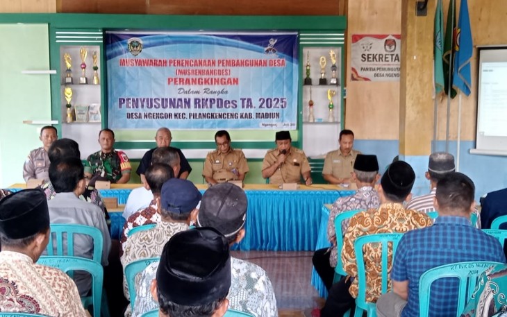 Babinsa Desa Ngengor Hadiri MusrenbangDes RKPDes Tahun 2025