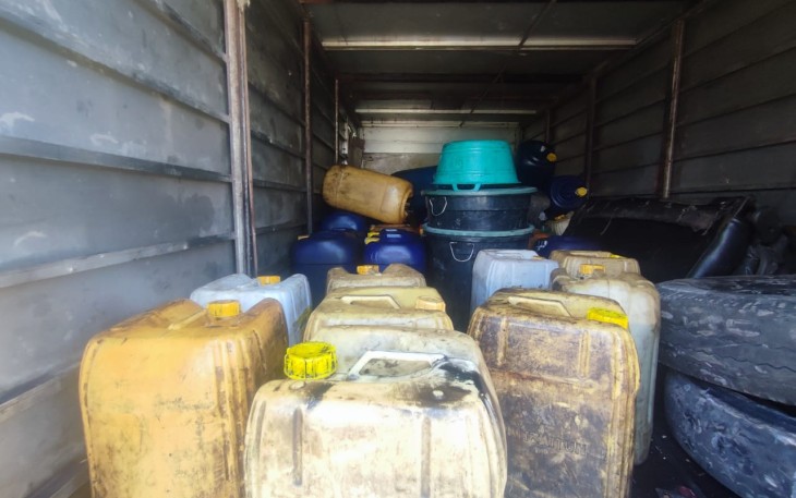 Barang bukti BBM jenis solar