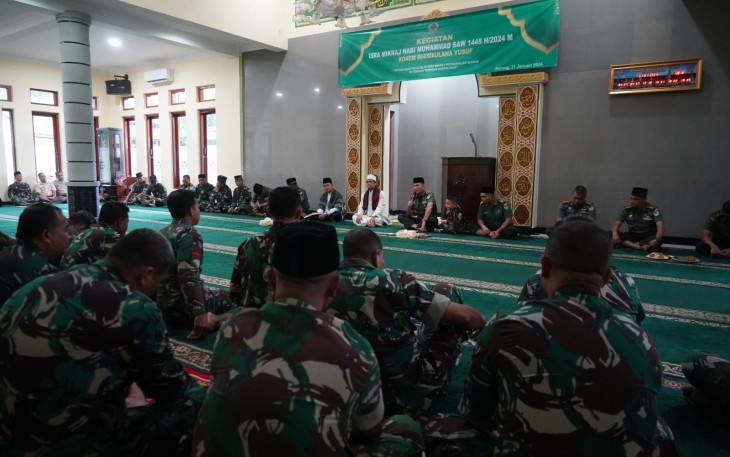 Keluarga besar Korem 064/Maulana Yusuf menggelar Peringatan Isra Mikraj Nabi Muhammad SAW 1445 Hijriah/2024 Masehi