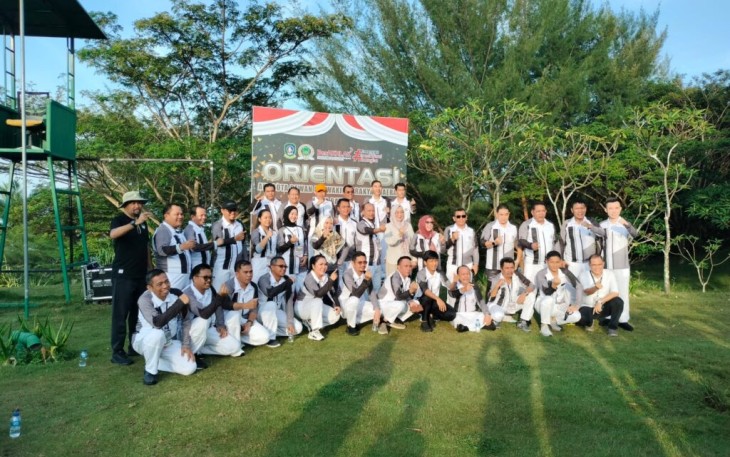 Foto bersama usai Penutupan Orientasi Anggota DPRD Kota Batam