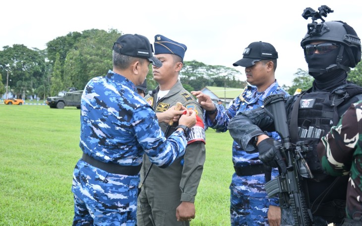 Pangkoopsud I Marsda TNI Mohammad Nurdin beserta Dankopasgat Marsda TNI Yudi Bustami, S.Sos., menjadi Inspektur Upacara Bersama dalam upacara penutupan Latihan Matra Udara II Jalak Sakti Koopsud I dan Trisula Perkasa Kopasgat Tahun 2024