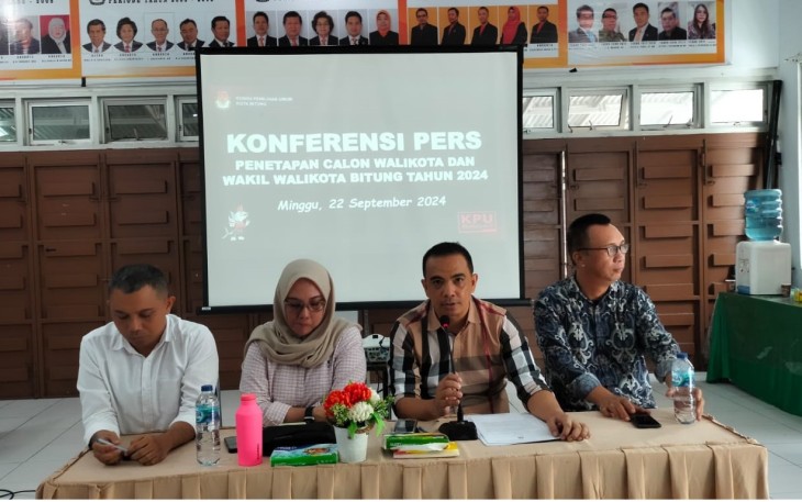 KPU Kota Bitung saat menggelar konferensi pers penetapan dua nama pasangan calon walikota dan wakil walikota Bitung pada pilkada serentak 2024
