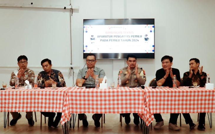 Pj Bupati Nizhamul saat Hadiri Bimtek APP