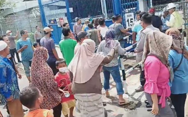 Warga Ciwandan Anyer, Banten