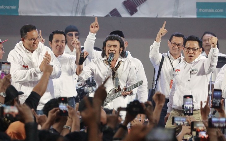 Haji Rhoma Irama saat acara Desak dan Slepet AMIN di Jakarta, Senin (29/1)