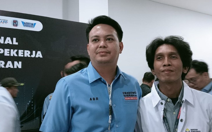 Ketua DPD HIPMI Provinsi Banten Afif Bathala Ramadhan (biru)